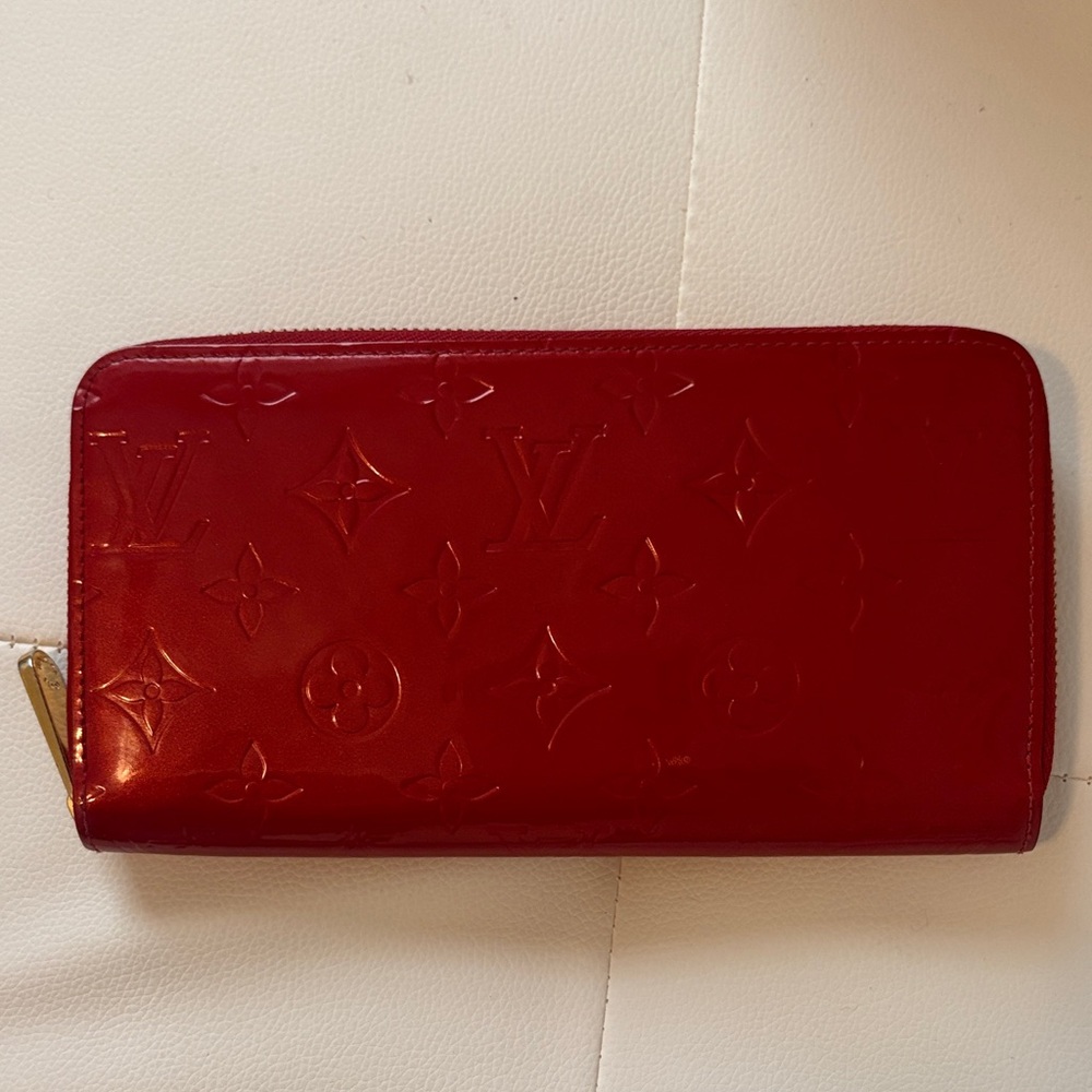 Authentic Louis Vuitton Glossy Red Vernis Monogram Zip Wallet Like New